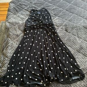 Women’s Black and White Spot Dress